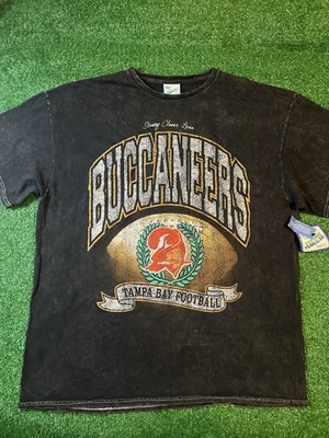 NEW '47 Vintage Tubular Tampa Bay Buccaneers Women's Glitter T-Shirt (x-Large) - Image 1 of 4