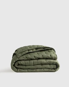 NWOT Quince Twin Bamboo Quilt. Color Olive - Picture 1 of 11