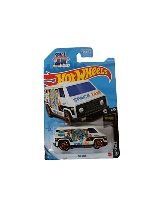 Space Jam Van Hot Wheels 70-е Legacy белый корпус No4 2021 HW Tune Squad HW  - Изображение 1 из 4