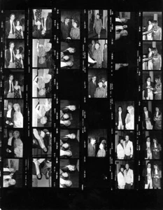 Foglio fotografico contatto negativi LUCILLE LUCY BALL CONNIE STEVENS KAYE LENZ - Foto 1 di 1