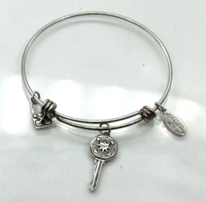 925 STERLING Schloss & Schlüssel Charm Armreif Erweiterbar Armband Vintage LA 925 EUC - Bild 1 von 5