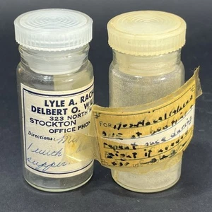 2 Bottiglie Pillola Farmaci Vintage Vetro RX Prescrizione Etichetta Farmacia Pop Top 1960 - Foto 1 di 5
