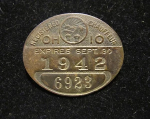 OBSOLETE 1942 METAL OHIO CHAUFFEUR LICENSE. AUTOMOBILIA. NUMBERED - Picture 1 of 2