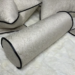 Champagne Cushion 16" x 6", Luxury Metallic Marble Pillow for Bed - Tessere - Afbeelding 1 van 11