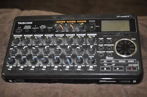 Grabadora digital multipista Tascam DP-008EX con manual - Imagen 1 de 14
