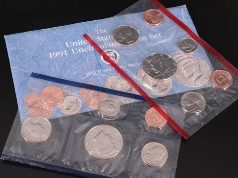 Five 1991' US Mint Uncirculated Coin Sets D & P Mint Mark Sets w/COA NR Cover