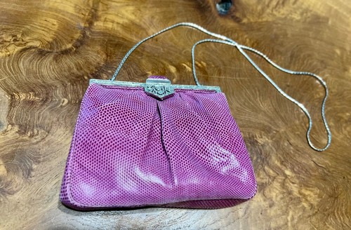 Foto 1 di 9