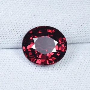 7.65 ct LUSTROUS PURPLE PINK RED NATURAL RHODOLITE GARNET - 12x11 OVAL Video !! - Picture 1 of 3