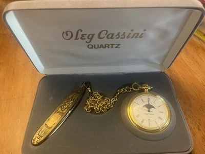 Oleg Cassini Quartz Moon Face Pocket Watch With Knife Set, VTG In Original Box, - Image 1 of 4