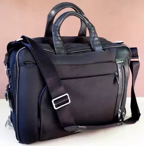 BOLSO CORTO NEGRO TUMI CUERPO PORTÁTIL TABLETA BALÍSTICO NAILON CUERO - Imagen 1 de 12