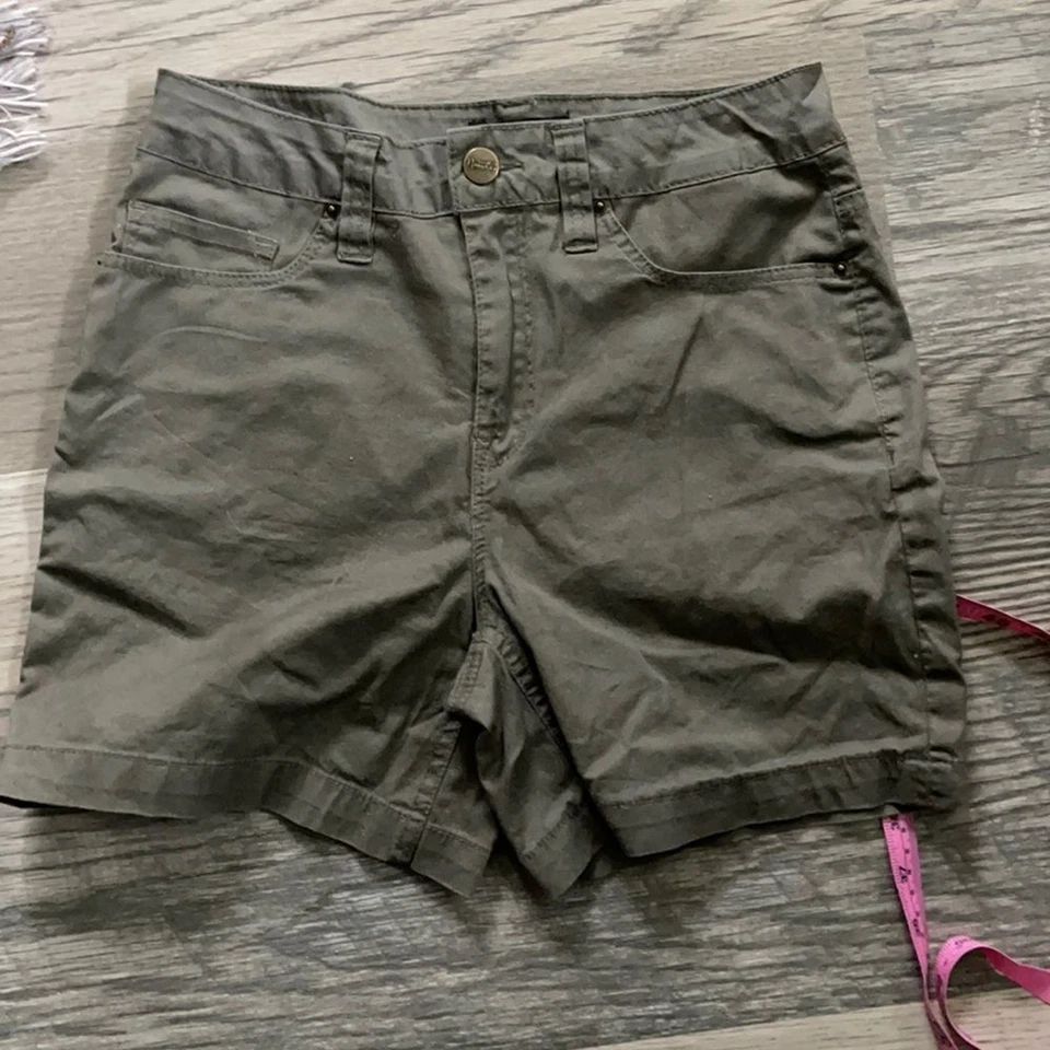 Nanette Lepore boy short olive green womens size 2 - Image 1 of 4