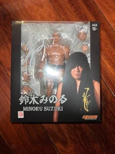 Minoru Suzuki JSA Firmado Automáticamente Tormenta Coleccionables Nuevo Japón NJPW Ringside Negro - Imagen 1 de 2