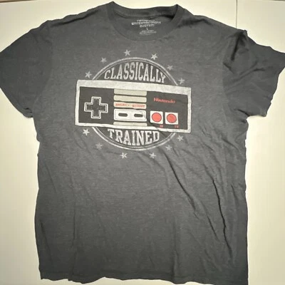 Nintendo Entertainment System Camiseta Hombre Grande Gris Entrenada Clásicamente Foto 1 de 4