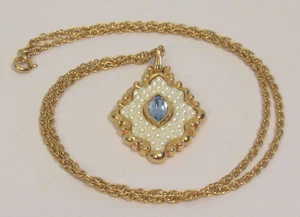 VINTAGE 1970s PENDANT & 19 1/2" GOLDEN CHAIN FAUX PEARLS AQUAMARINE CRYSTAL  - Picture 1 of 11