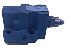 Uchida Rexroth DB 10-2-10/100 L-53 Pilot Operated Pressure Relief Valve - Picture 1 of 4