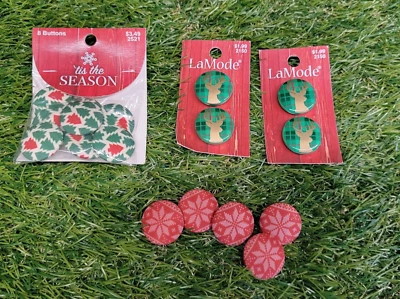 Lot of Christmas Buttons La Mode - Deer Head, Christmas Tree, Snowflake - Image 1 of 4