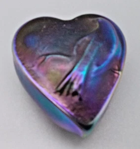Robert Held Art Glass Purple carnival 2 inch heart heart w/bird has chip--Canada - Picture 1 of 4
