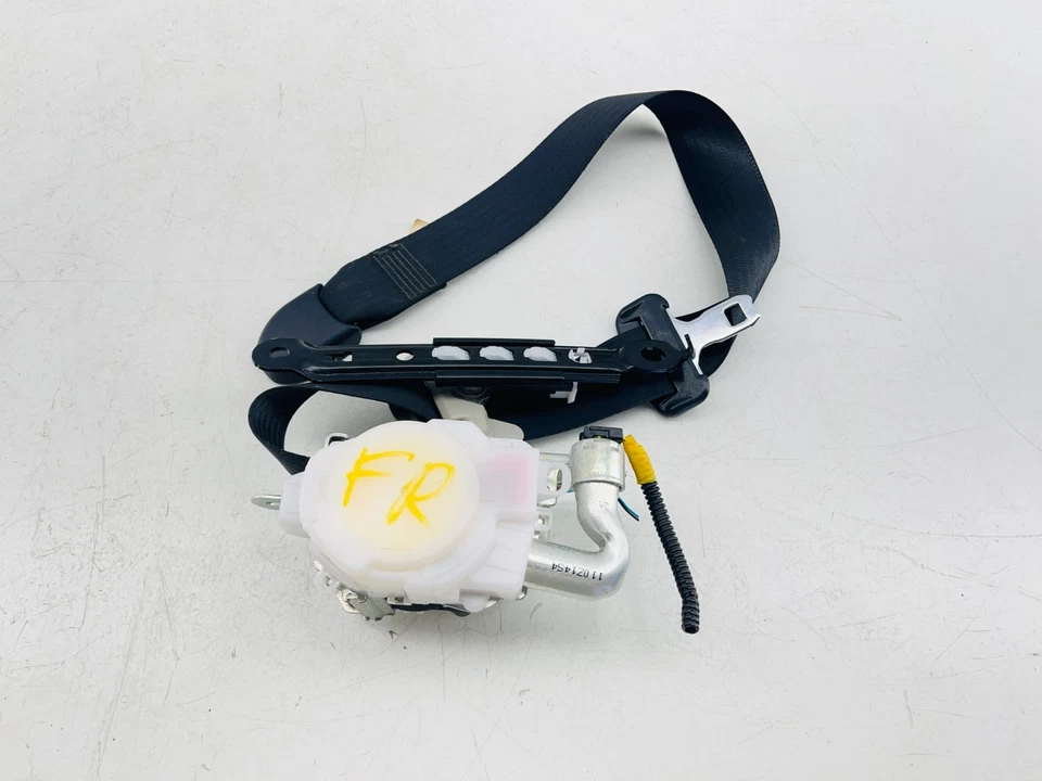 Lexus CT200h 2011-2014 retractor de cinturón de seguridad delantero derecho del lado del pasajero OEM Foto 1 de 4