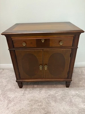 Mesitas de noche vintage a juego Hekman Foto 1 de 4