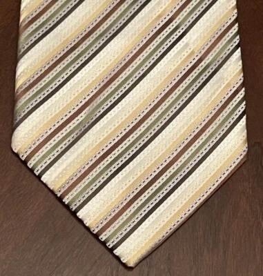 Covington Hand Made 100% Polyester Men’s Neck Tie Made In China - Image 1 of 4