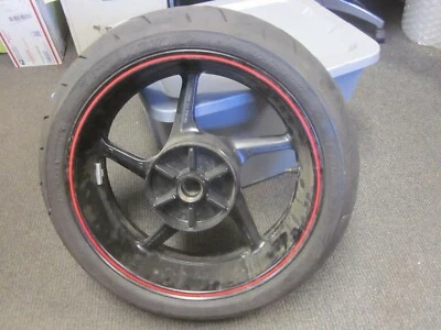 雅马哈原始设备制造商后黑色铸红色条纹车轮 2004 - 2006 YZF-R1 YZFR1 R1 5VY — 第 1/4 张图片