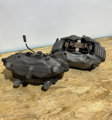 07-13 Juego de pinzas de freno Brembro delanteras izquierda/derecha Mercedes W221 S550 CL550 RWD fabricante de equipos originales Foto 1 de 4