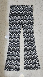 H&M Girls Black/Gray/white Chevron Leggings Size 10-11 Pre-owned, Super Cute! - Picture 1 of 6