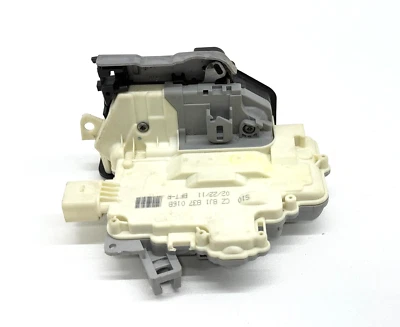 Actuador de cierre de cerradura de puerta derecha para pasajero delantero Porsche Cayenne GTS 2011-2014 OEM Foto 1 de 4