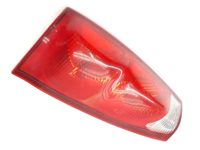 Luz trasera de freno lado del conductor Chevrolet Avalanche 2002-2006 OEM Foto 1 de 4