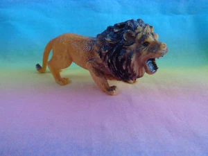 2002 Ruggente Leone Zoo Safari Giungla Fauna Selvatica PVC Figura Animale così com'è - Cina - Foto 1 di 7