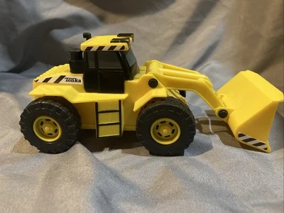 2008 Hasbro Tonka Yellow Front End Loader Construction Vehicle Lights Up Works - Image 1 of 4