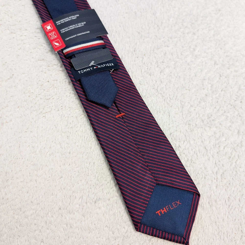 ¡NUEVO! Corbata Tommy Hilfiger Para Hombre The Flex Talla Única 100% Seda Rojo Azul Rayas Foto 1 de 4