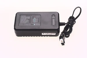 14,4 V MOTOCADDY LITHUIM GOLF AKKU LADEGERÄT 2,8 AMP WEISS & SCHWARZ STECKER - Bild 1 von 7