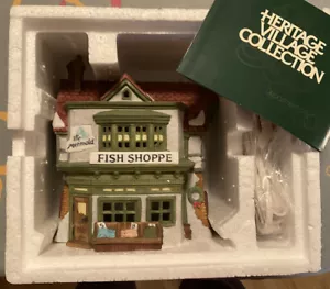 Vintage Dept 56 The Mermaid Fish Shoppe 5926-0 1988 RETIRED Dickens Village - Picture 1 of 3