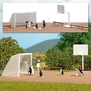 Busch A-Set: Pinguine Ballspiel H0 7926 - Picture 1 of 1