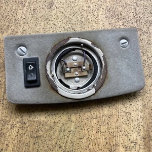 Range Rover Classic Interior Light Sunroof Switch.    U. 2 - Picture 1 of 3