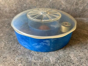Vintage Hommer “B” Blue Swirl Plastic 6” Round Sewing Box Case - Foto 1 di 3