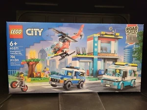 LEGO 60371 - CITY: Emergency Vehicles HQ - Brand New! Fast Free Shipping! - Picture 1 of 3