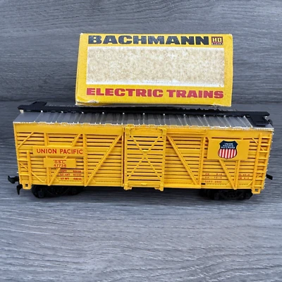 HO scale Bachmann Stock Cattle Box Car Union Pacific OSL 47736 - Dmg Door - Image 1 of 4