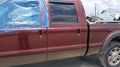15 FORD F250 SD KING RANCH DOOR REAR LEFT DRIVER MAROON GOLD CREW CAB Foto 1 de 4