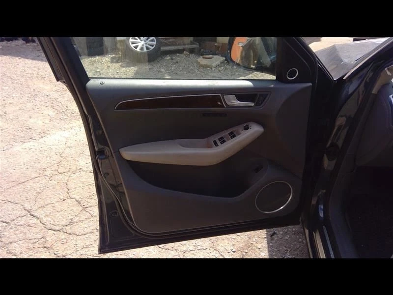2010 Audi Q5 Audi Driver side Front Inner Door Trim Panel Grey Foto 1 de 4