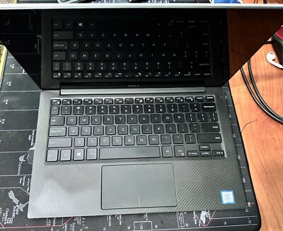 Dell XPS 13 9360, Intel Core i7, 16GB RAM, 512GB NVMe, Win 10 Pantalla Táctil RÁPIDO Foto 1 de 4