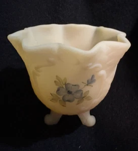 Vintage - Fenton - blauer Hartriegel - 3-Fußnapf - signiert vom Künstler - Bild 1 von 4