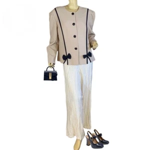 VINTAGE CIRCA 1980'S GOOD TIMES TAUPE AND NAVY BLUE BOW ACCENT BLAZER SIZE 18 - Picture 1 of 11