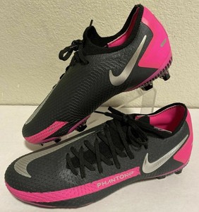 chuteira da nike rosa com branco