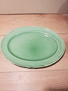 Plato para servir petalware verde claro de Mt Clemens Pottery Co. - Imagen 1 de 5