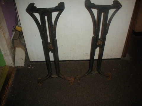 Vintage  Chandler "The Boston" Cast Iron Adjustable Legs Cover