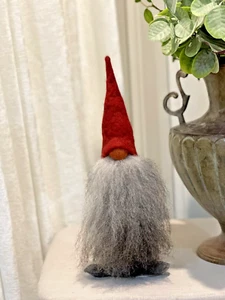 NUEVO CON ETIQUETAS Asas Tomtebod Navidad Lana Gnomo Jakob 12" Alto Sombrero Rojo Hecho en Sueco - Imagen 1 de 10
