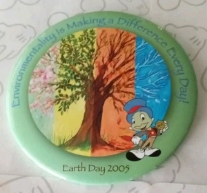 Jiminy Cricket Earth Day 2005 Environmentality Pinocchio Disney Pin Button 38330 - Picture 1 of 2