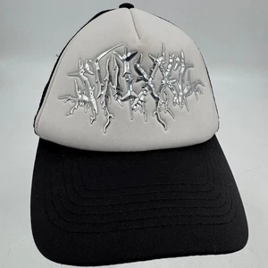 SWIXXZ Truckermütze Metalllogo schwarz & weiß Netzkappe Y2K Grunge-Stil - Bild 1 von 10